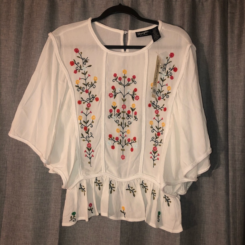 NWT Wrangler Retro Flower Western top